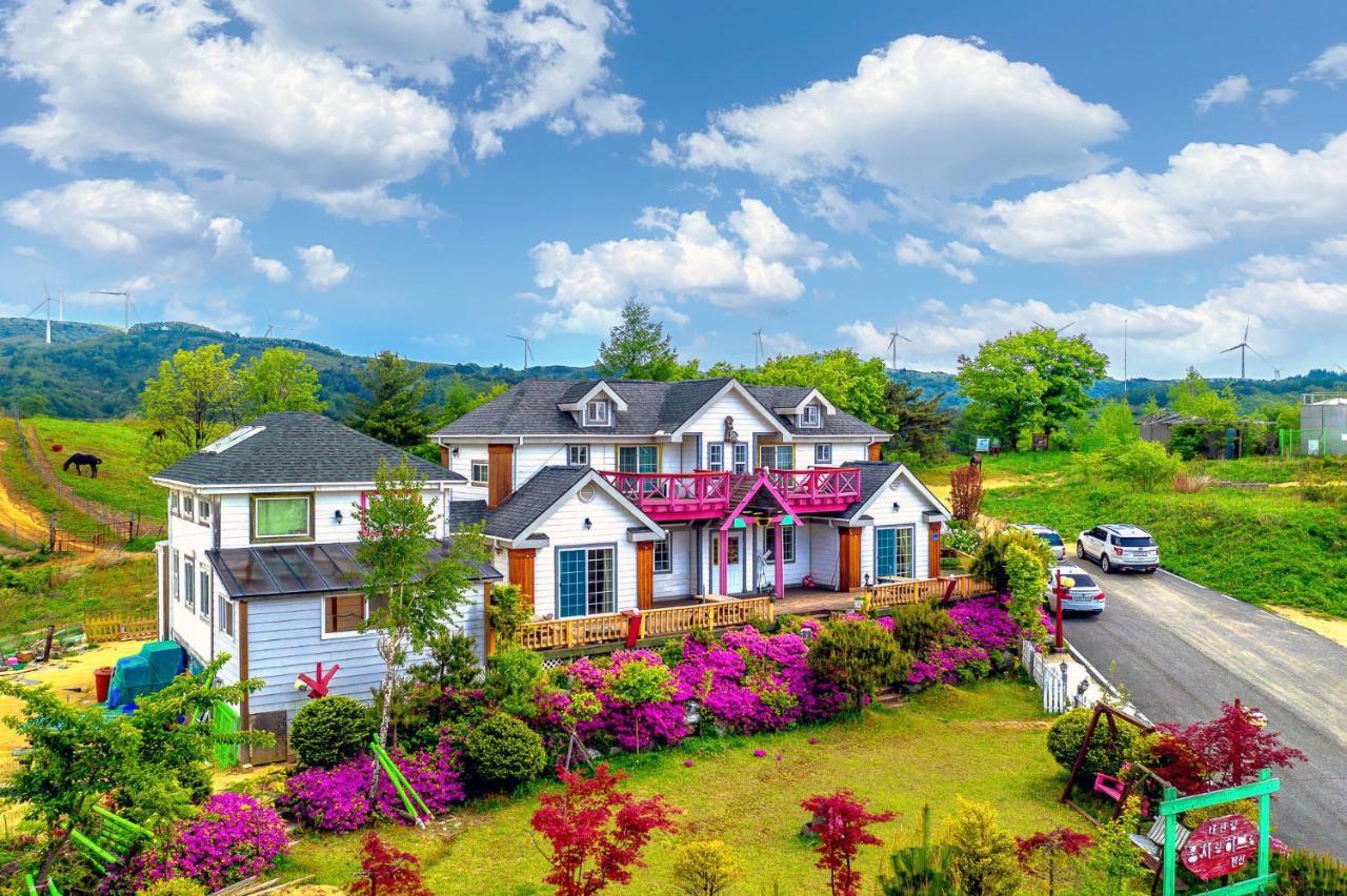 Pungcha & Herb Pension Pyeongchang Exterior photo